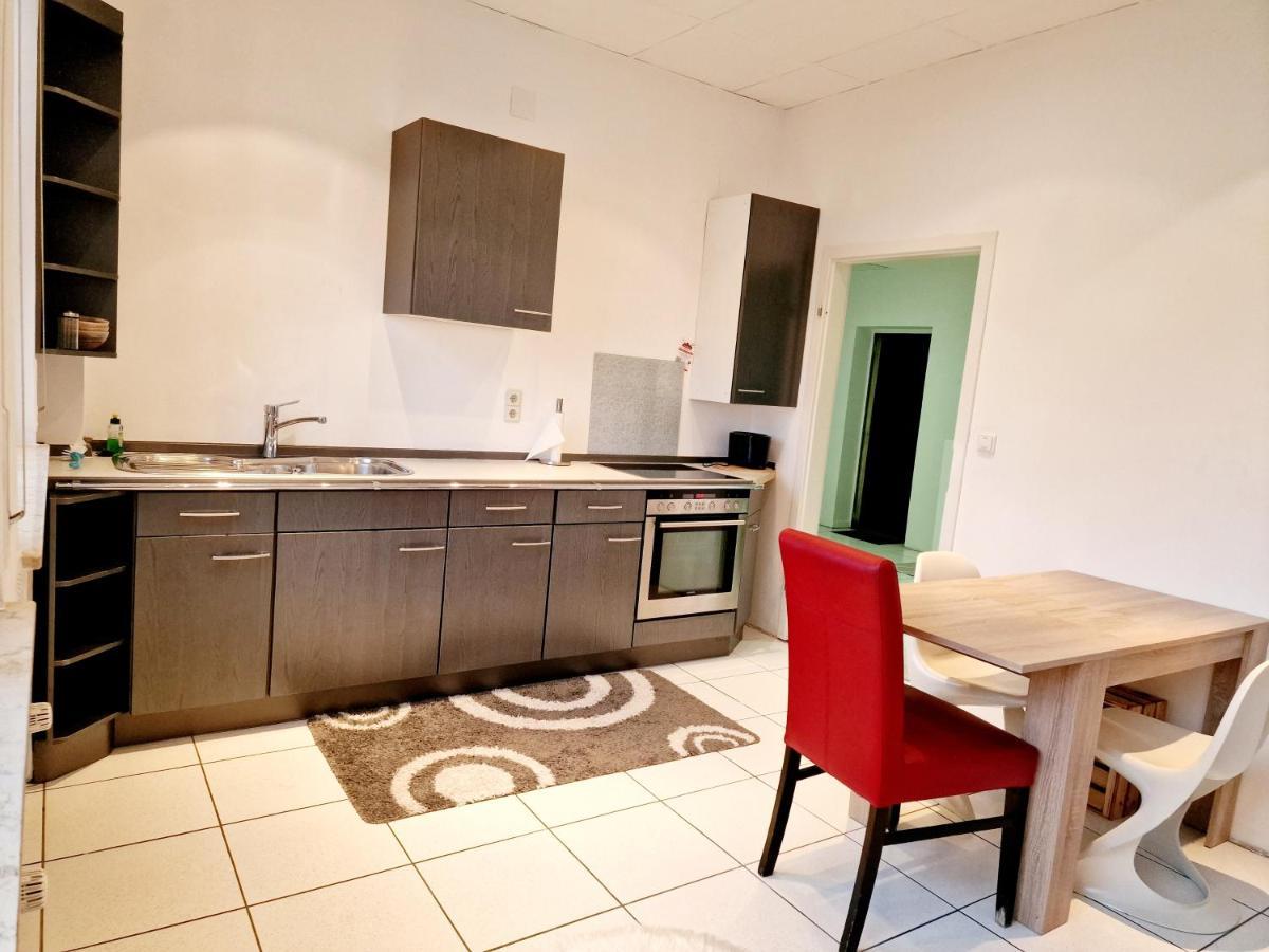 Gruppenfreundliches Apartment ヘルツォーゲンアウラッハ エクステリア 写真
