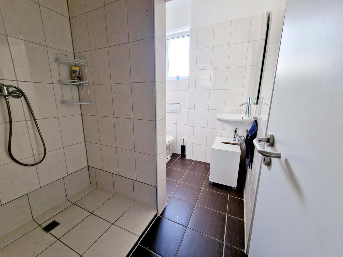 Gruppenfreundliches Apartment ヘルツォーゲンアウラッハ エクステリア 写真